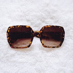 Layla Tortoise Brown Sleek Square Sunglasses